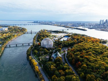 13 Nisan 2025. Montreal 'deki Formula 1 Circuit Gilles Villeneuve' un helikopter uçuş görüntüsü. Quebec, Kanada