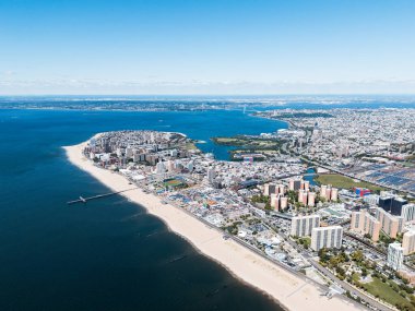 Coney Adası, Brighton Sahili ve Manhattan Sahili manzarası, New York, ABD.