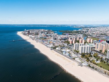 Coney Adası, Brighton Sahili ve Manhattan Sahili manzarası, New York, ABD.