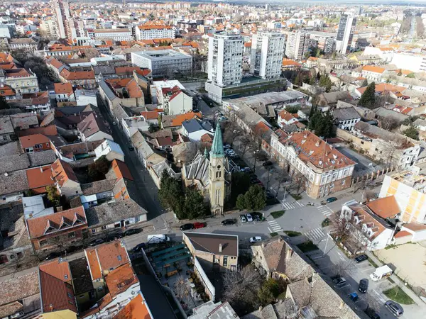 Sırbistan 'da küçük bir kasabanın havadan görünüşü. Panchevo