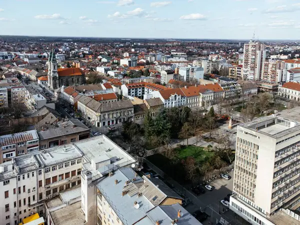 Sırbistan 'da küçük bir kasabanın havadan görünüşü. Panchevo