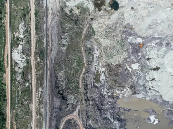 Kömür madenciliğinde Kolubara çukuru bu arada. Lazarevac, Sırbistan.