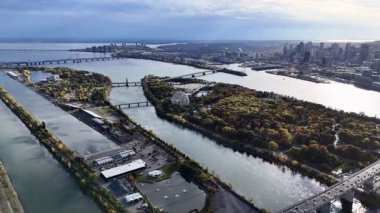 13 Nisan 2025. Montreal 'deki Formula 1 Circuit Gilles Villeneuve' un helikopter uçuş görüntüsü. Quebec, Kanada