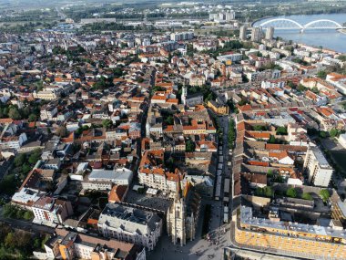Sırbistan 'ın Novi Sad kenti üzerindeki İHA uçuşu.