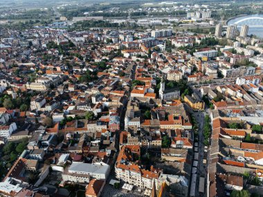 Sırbistan 'ın Novi Sad kenti üzerindeki İHA uçuşu.