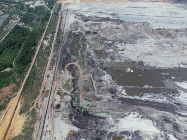 Kömür madenciliğinde Kolubara çukuru bu arada. Lazarevac, Sırbistan.