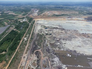 Kömür madenciliğinde Kolubara çukuru bu arada. Lazarevac, Sırbistan.
