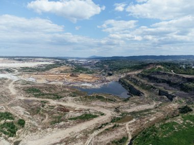 Kömür madenciliğinde Kolubara çukuru bu arada. Lazarevac, Sırbistan.