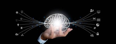 Beyin fırtınası yaratıcı fikir ve yenilik. Fikir, Beyin Fırtınası, Yenilik ve Dijital Dönüşüm Değişikliği Yönetimi şeklinde parlak liflerle beyni tutan bir iş adamı.