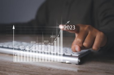 Hedefteki başarı stratejisi hedefi. İş finansmanı pazarlama ve yatırım. Piyasa grafiği ve finansal kar borsası gelişimi.