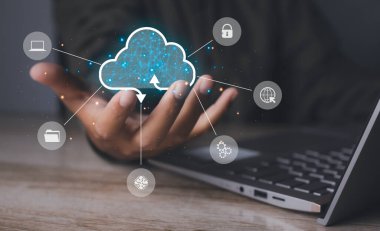 Bulut hesaplama teknolojisi internet depolama ağı, insan bulut hesaplama diyagramı, veri depolama ve bağlantı hattı iş simgesine sahip ağ ile dizüstü bilgisayar kullanır. Ağ ve internet hizmeti kavramı.