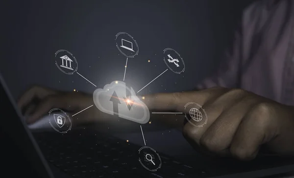 Cloud Computing Technologie Internet Speichernetzwerk Mann Verwenden Laptop Mit Cloud — Stockfoto