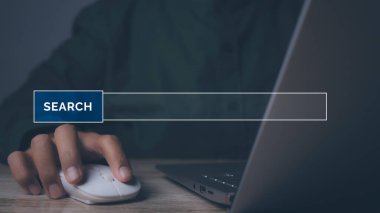 İş araması, Data Search Technology Arama Motoru optimizasyonu. İş adamı internet veri bilgi ağı tarama işi arıyor.