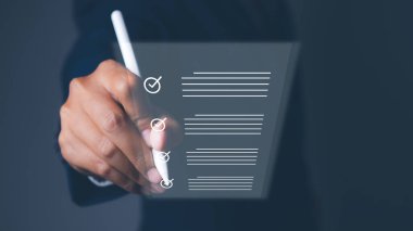 Belge onayı için işadamı onay kutusunu işaretle. kabul ve kalite anlaşması, güvence, değerlendirme ve kontrol listesi.