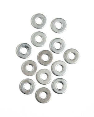 Paslanmaz çelik çamaşır makinesi, beyaz arka planda izole edilmiş.