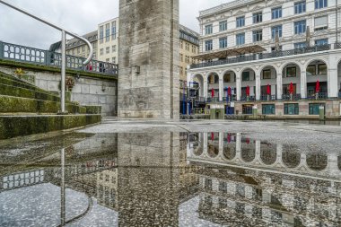 Hamburg 'daki küçük Alster Meydanı.