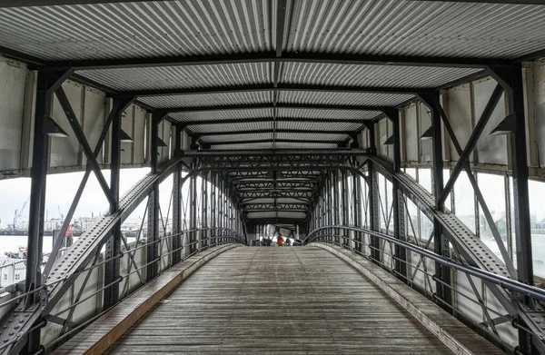 ハンブルク港の歴史的な海外橋 — ストック写真