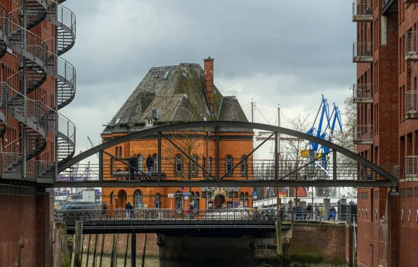 Historyczna Dzielnica Magazynowa Brygadą Domem Hamburgu — Zdjęcie stockowe