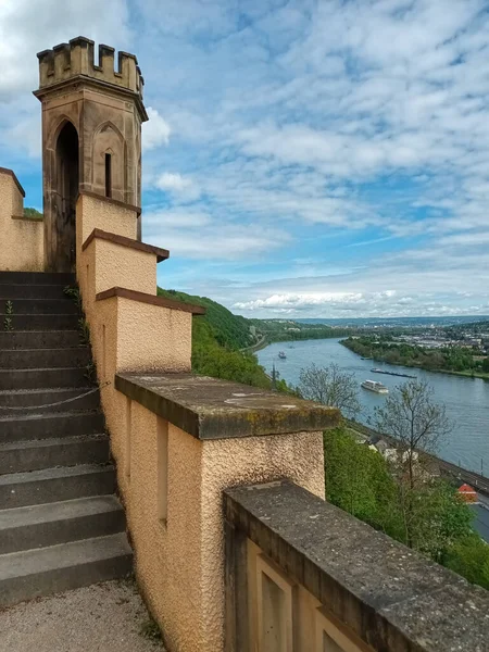 ライン川と風景でKoblenz Stolzenfelsからの眺め — ストック写真