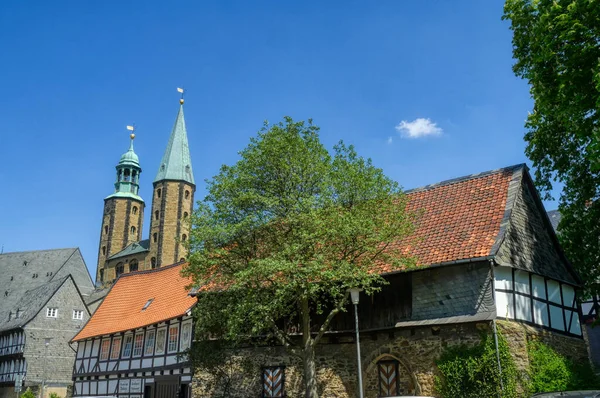 Bâtiment Historique Colombages Clocher Dans Vieux Centre Goslar — Photo