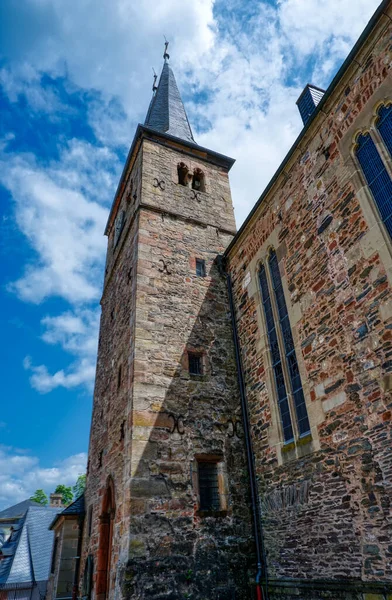 Turm Der Historischen Kirche Der Altstadt Von Saarburg — Stockfoto