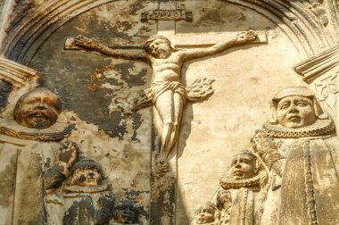 Hildesheim 'daki bir kilisede ortaçağ duvar nöbeti.