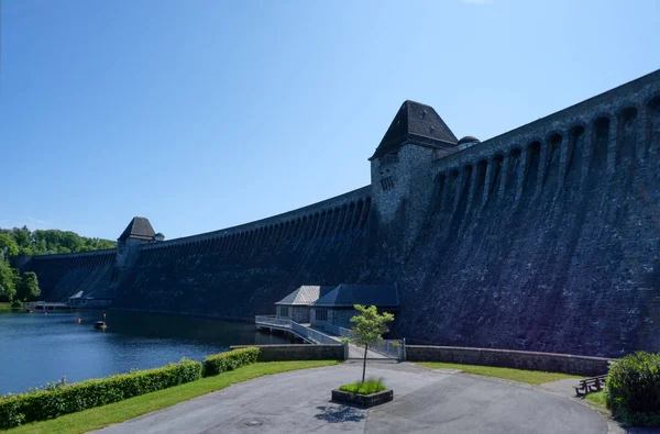 stock image View at the barrage dam and regulating reservoir of lake Moehnesee