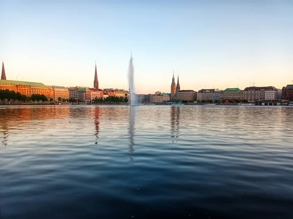 Panorama Hamburg Vid Innenalster Sjön Vid Solnedgången — Stockfoto