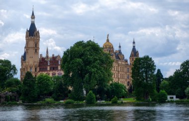 Schwerin 'deki güzel tarihi şato.