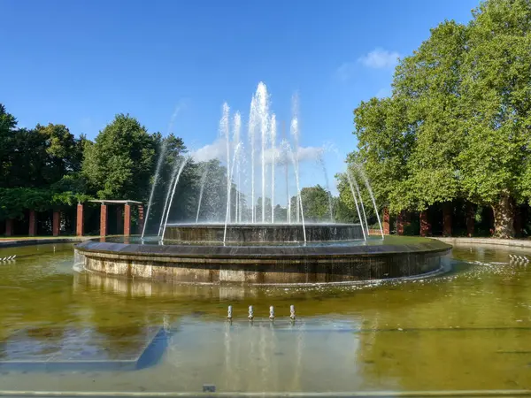 Fuente Parque Público Norte Düsseldorf — Foto de Stock