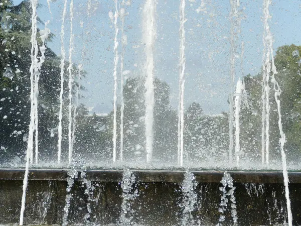 Fontaine Trompeuse Dans Parc Nord Düsseldorf — Photo
