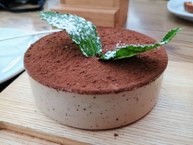 Tahta tabakta Taze Tiramisu