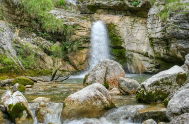 Şelale ve Bavyera Farchant 'daki Kuhfluchtgraben deresi