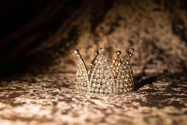 Luxusní Zlatá Koruna Diadém Pro Královnu Nevěstu Princeznu — Stock fotografie