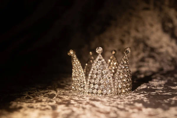 Luxusní Zlatá Koruna Diadém Pro Královnu Nevěstu Princeznu — Stock fotografie