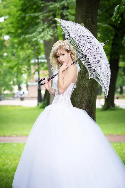 Beautiful Bride White Gown Openwork Umbrella Park Wedding — Foto Stock