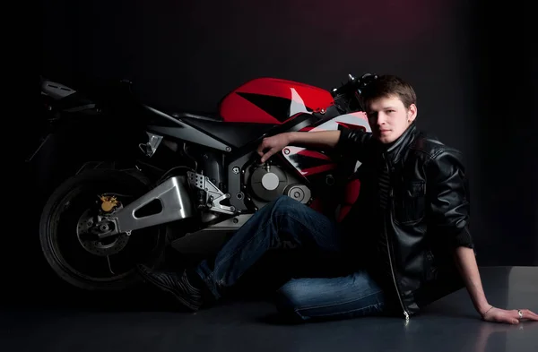 Schöner Mann Modell Auf Motorrad Studio Motorrad — Stockfoto