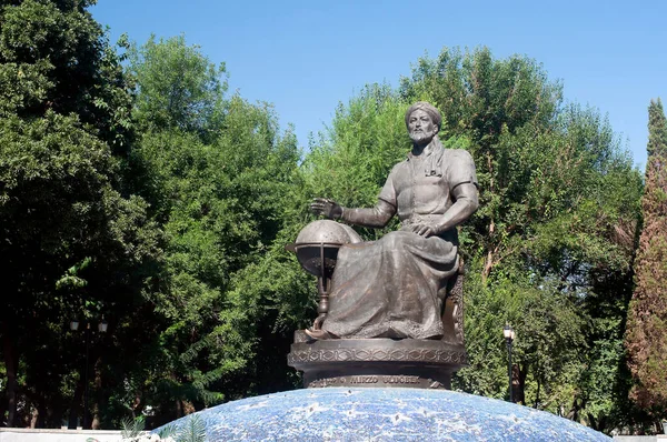 Mirzo Ulugbek Emlékműve Taskentben Üzbegisztánban Jogdíjmentes Stock Képek