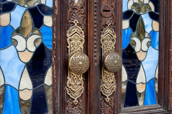 Porta Antiga Maçanetas Uzbequistão Mosaico Escultura Madeira — Fotografia de Stock