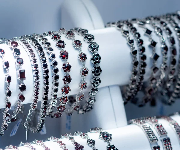 Bijoux Avec Grenats Rouges Tchèques Bracelets — Photo