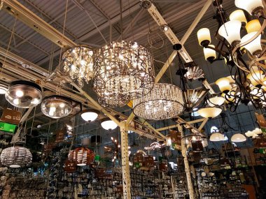  Ev ve iş aydınlatmasının modern tasarımı