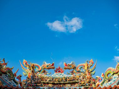 Asya kültürü konsepti - Güzel dekorasyonlu ünlü miras simgesi, geleneksel eski Tayvan tapınağı.