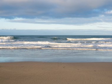 Tayvan 'da sisli kumsala uzun süre maruz kalma.
