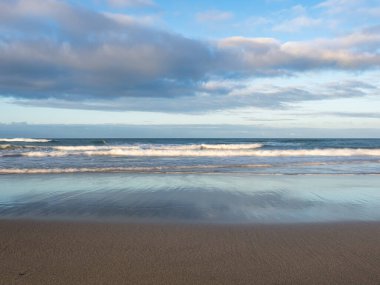 Tayvan 'da sisli kumsala uzun süre maruz kalma.