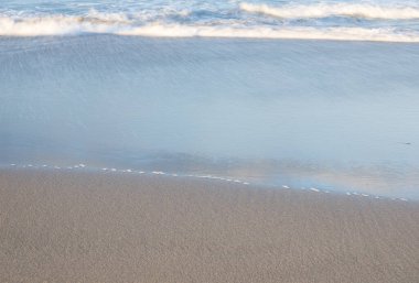 Tayvan 'da sisli kumsala uzun süre maruz kalma.