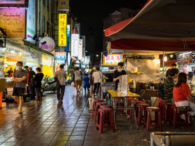 Taipei, Tayvan - 3 Aralık 2022: Ningxia Road Night Market cephesi 3 Aralık 2022 'de Tayvan' ın Taipei kentinde..