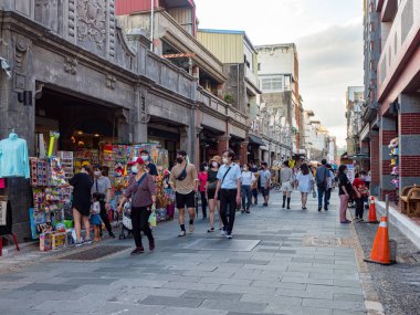 Taoyuan, Tayvan - 16 Ekim 2022: Daxi eski caddesi, Taoyuan, Tayvan 'ın en eski gelişmiş bölgesi. Japon işgali sırasında inşa edilen kurutulmuş tofu ve Barok mimarisi ile ünlüdür..