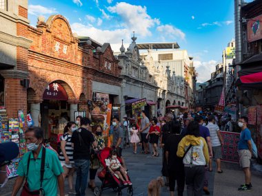 Taoyuan, Tayvan - 16 Ekim 2022: Daxi eski caddesi, Taoyuan, Tayvan 'ın en eski gelişmiş bölgesi. Japon işgali sırasında inşa edilen kurutulmuş tofu ve Barok mimarisi ile ünlüdür..