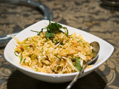 Bean Sprouts Fried with Shredded Duck
