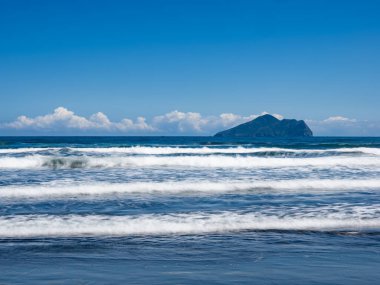Tayvan 'daki Guishan Adası' nda uzun süre kumsalda görülmüş..